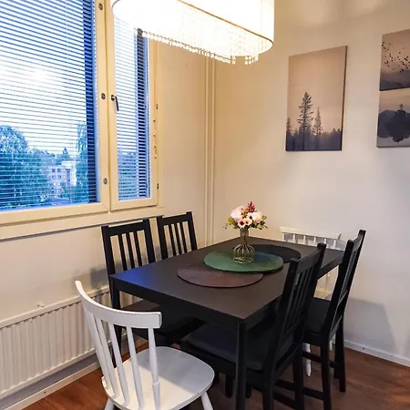 Family Retreat Near Train And Kuusijärvi 公寓 *